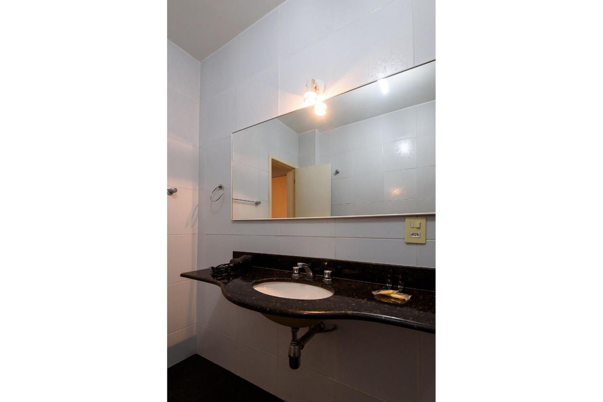Omar Do Rio - Tn 239/301: Grande P/ Até 10 Pessoas, Internet 240mbps, Workstation, Smart Tv, 100 Metros Do Metrô E 500metros Da De Copacabana Apartamento Río de Janeiro