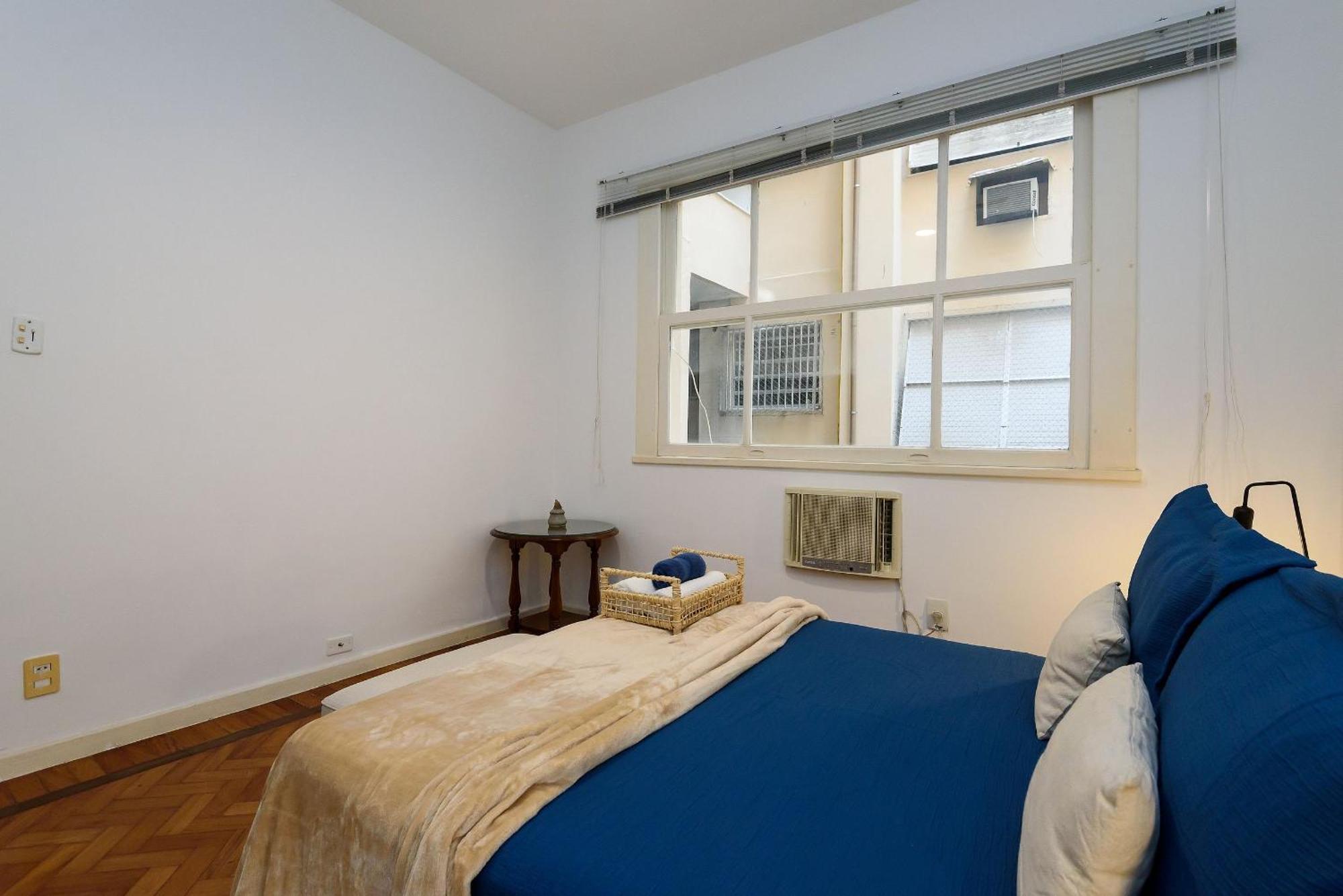Omar Do Rio - Tn 239/301: Grande P/ Até 10 Pessoas, Internet 240mbps, Workstation, Smart Tv, 100 Metros Do Metrô E 500metros Da De Copacabana Apartamento Río de Janeiro
