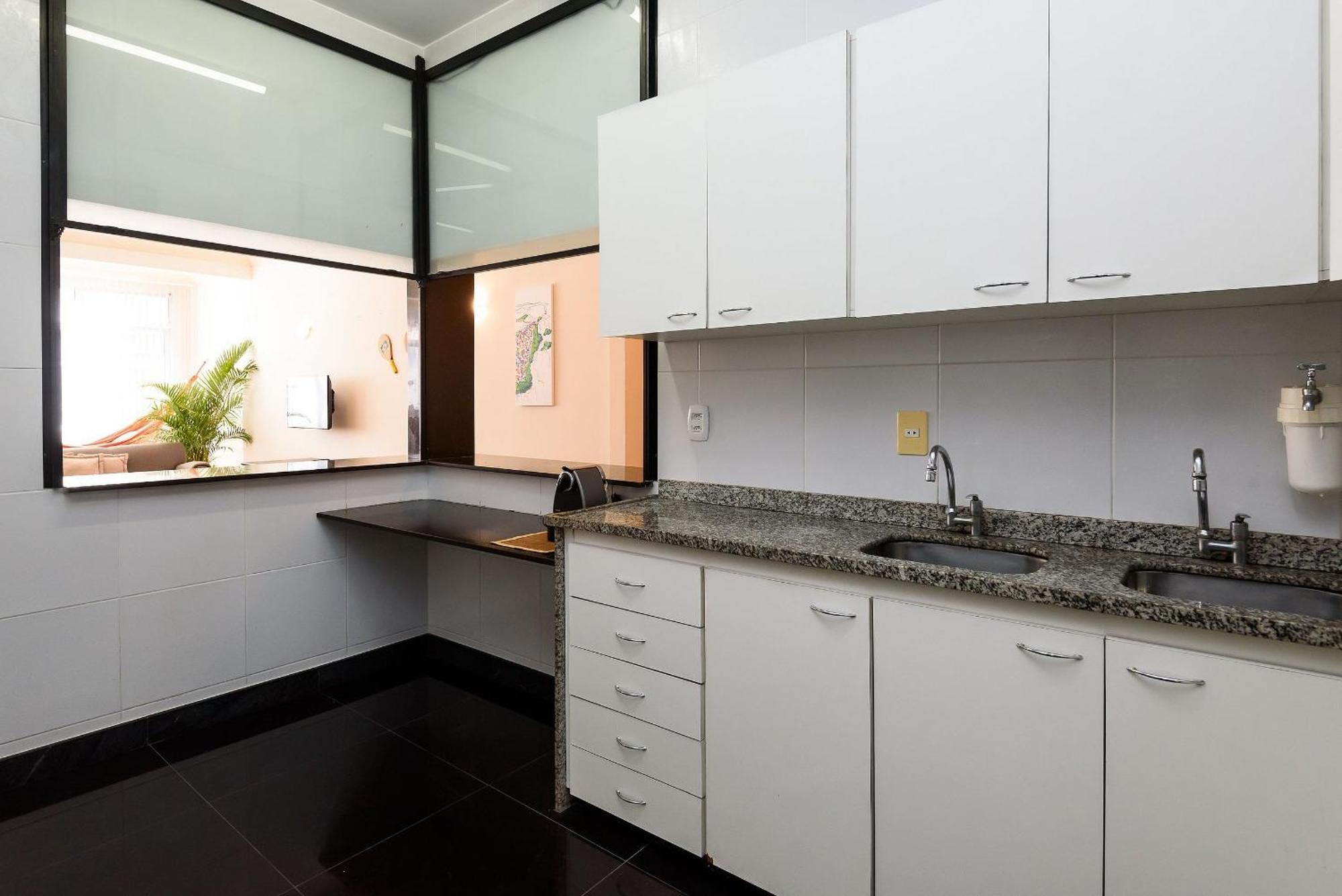 Omar Do Rio - Tn 239/301: Grande P/ Até 10 Pessoas, Internet 240mbps, Workstation, Smart Tv, 100 Metros Do Metrô E 500metros Da De Copacabana Apartamento Río de Janeiro