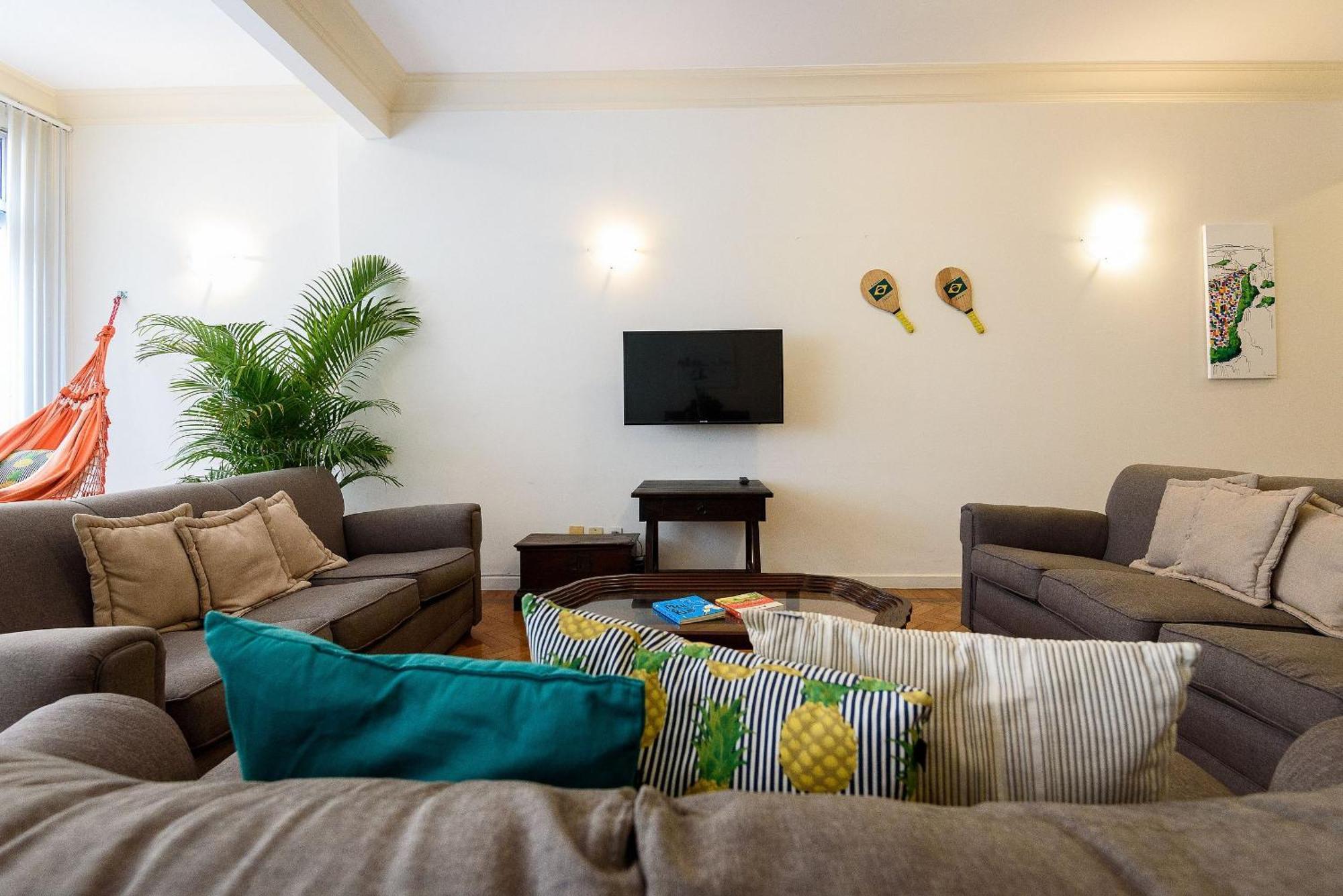 Apartamento Omar Do Rio - Tn 239/301: Grande P/ Até 10 Pessoas, Internet 240mbps, Workstation, Smart Tv, 100 Metros Do Metrô E 500metros Da De Copacabana Río de Janeiro