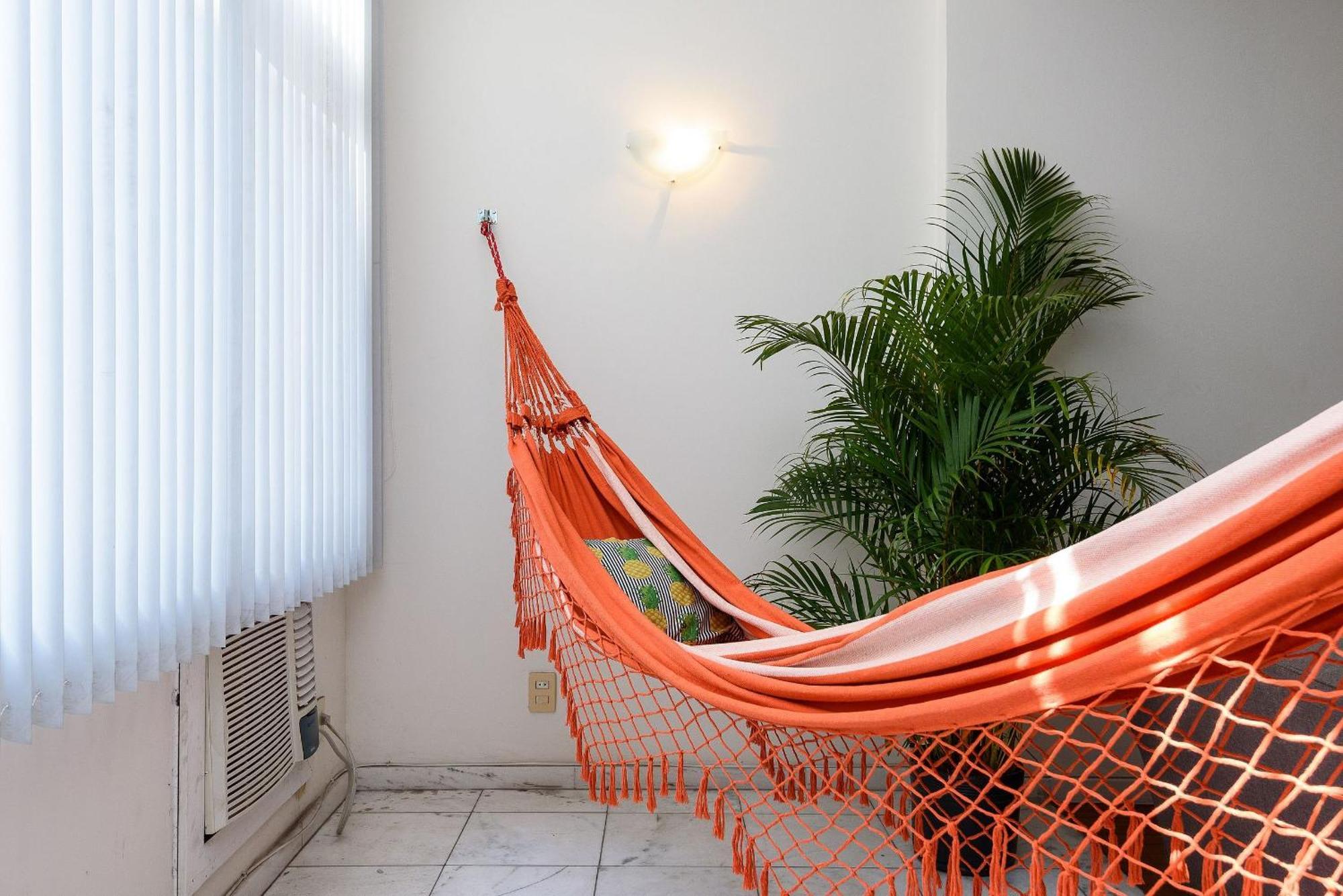 Apartamento Espacoso A 500m Da | Tn 239/301 *